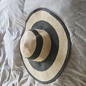 Beach Hat One Size Fits Most NWOT
